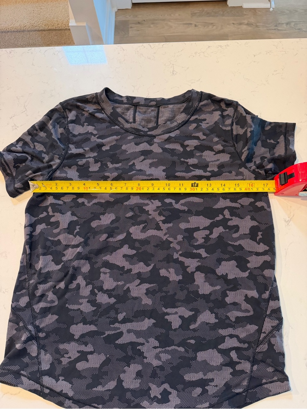 Lululemon Gray & Black Camo Short Sleeve Tee - Picture 4 of 5